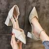 The new Korean model is thin, small and fresh for women's spring and autumn, the new versatile pointed one-word buckle single shoes, and the middle 