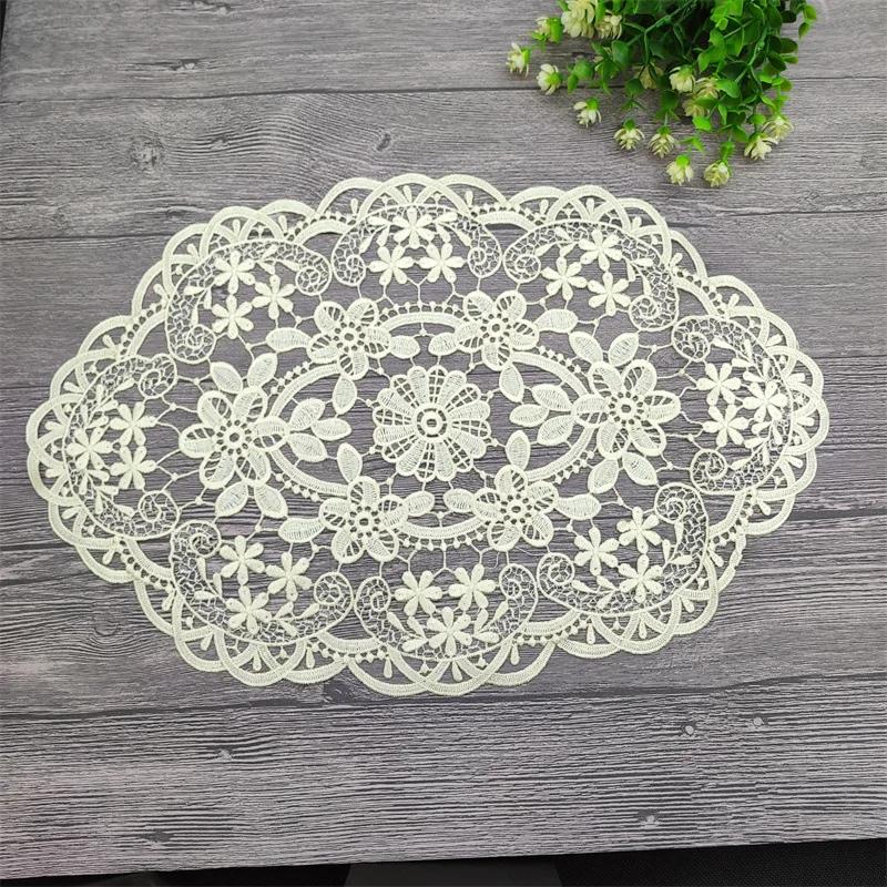 2Pcs French Embroidered Lace Placemats Table Mat Vintage Minimalist Style Coffee Coaster Wedding Kitchen Dining Table Cup Plate
