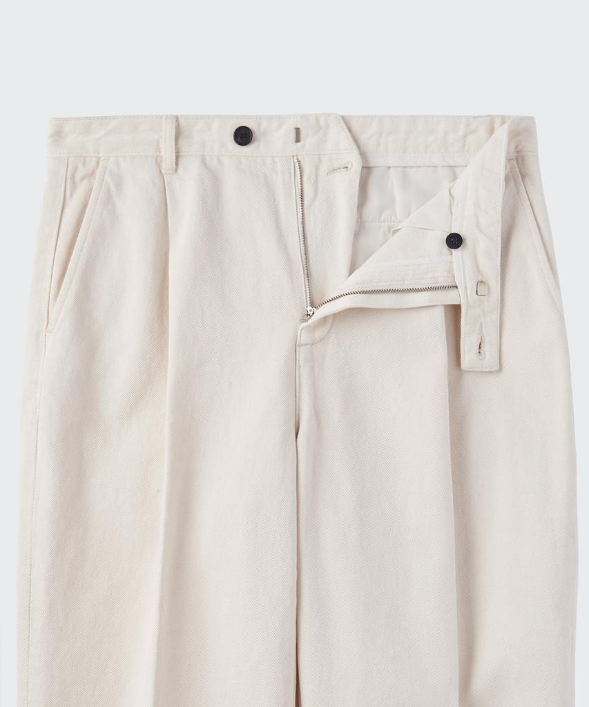 Musinsa Standard One-Pleat Wide Denim Slacks [Cream]