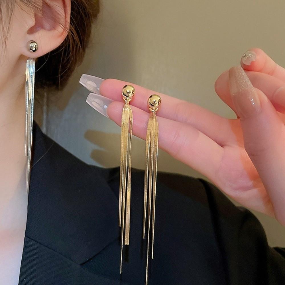 Trendy Style Charm Metal Earrings Light Luxury Ear Pendant  Ladies Accessories