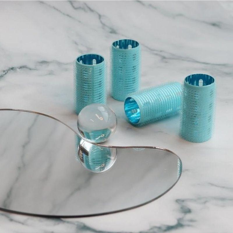 Raw aluminum hair roll