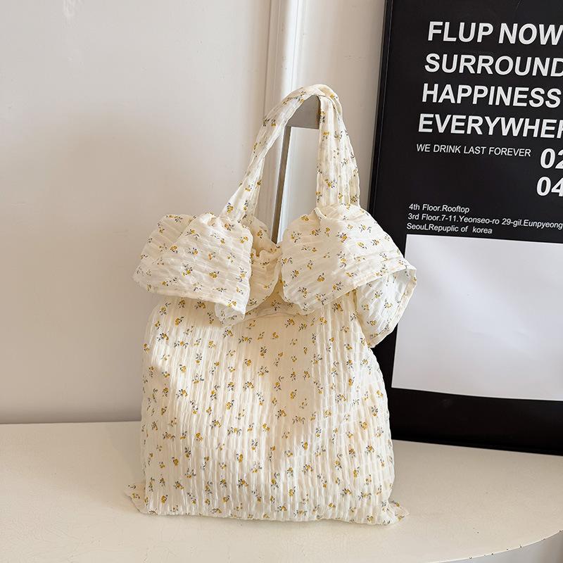 

Fresh and sweet floral lotus leaf edge shoulder bag large capacity student class bag fashionable versatile tote bag women бежевый