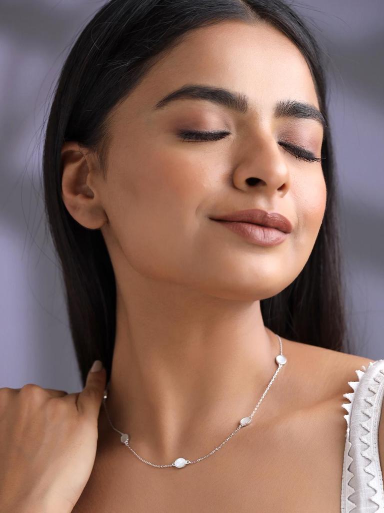 Kicky and Perky 925 Sterling Silver Oval Mother of Pearl Shell Station Chain Necklace Jewelry For Womens