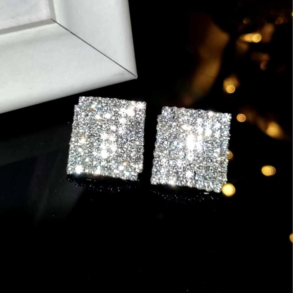 Brincos Geométricos Quadrados de Diamantes Completos - Elegantes, Modernos, Design de Nicho para Mulheres