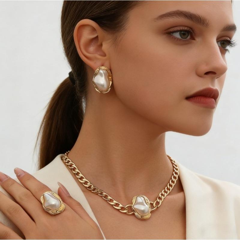 

Special-shaped Pearl Set, Retro Luxury Temperament Necklace, Bracelet, Ring Set. золотий