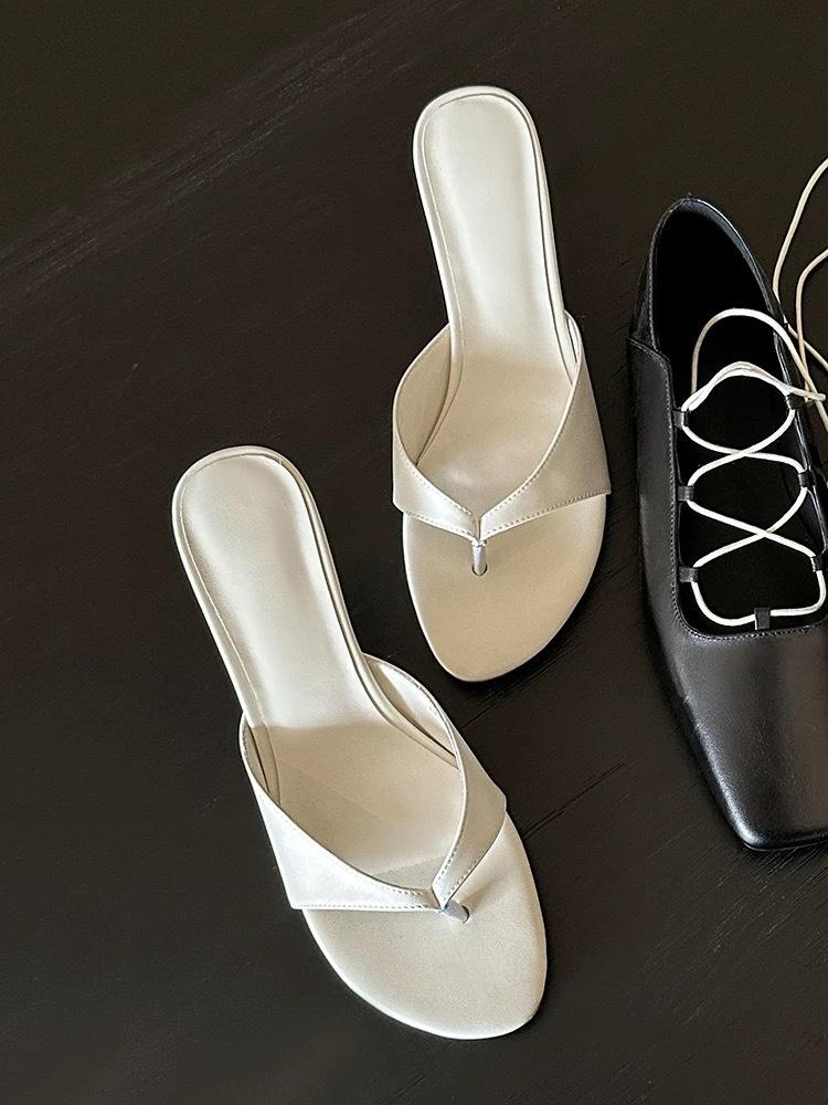 Cowhide version ~ French temperament thin heel clip-toe flip flops women wear the new summer 2025 summer slippers high heels