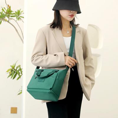 Women's New Shoulder Bag Large-capacity Anti-splashing Messenger Bag Personalized Simple Handbag