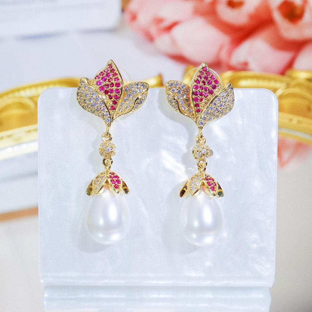 WWJ Retro Palace Style Folhas Artificial Pérola Pingente Brincos Mulheres Barroco Festa Temperamento All-Match Jóias