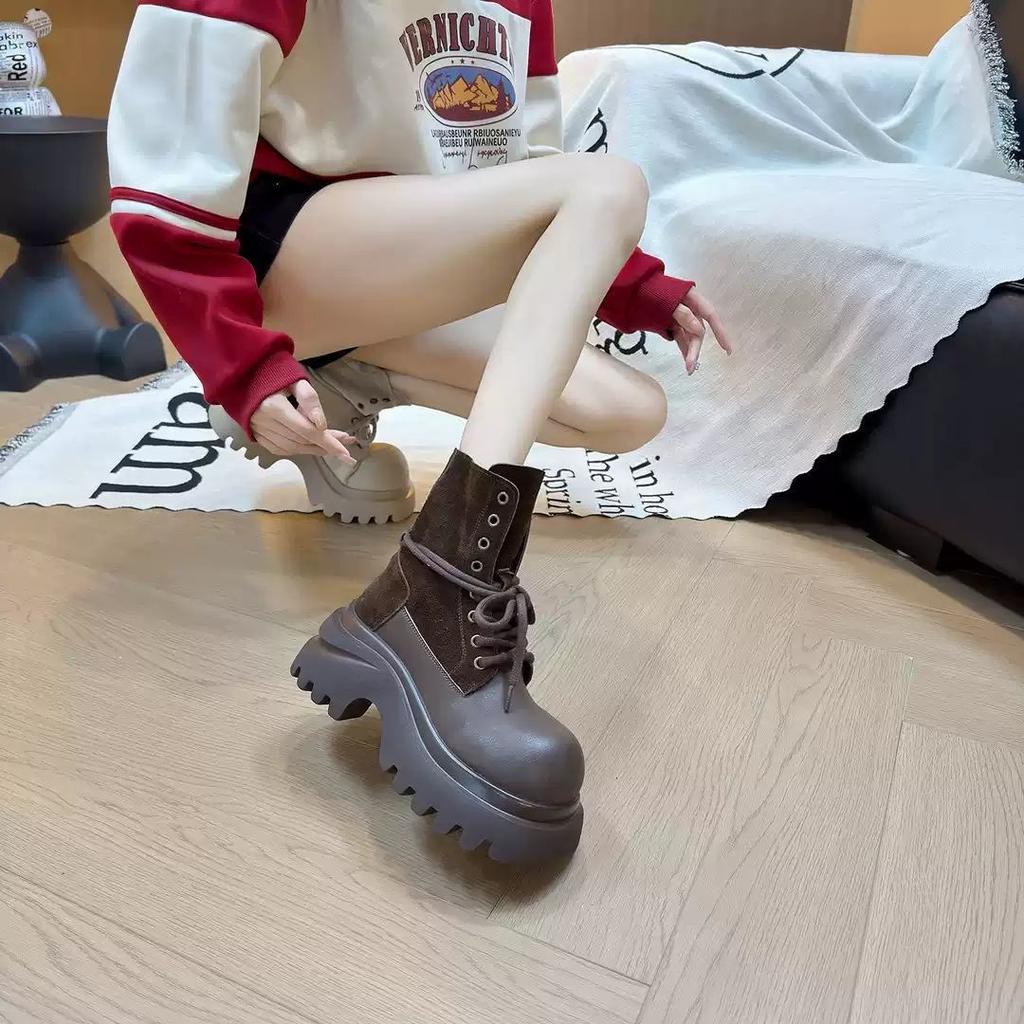 Retro Style Thick-soled Chelsea Boots Women's Rhubarb Boots 2025 Autumn and Winter New Round Head Versatile Short Boots Stacked