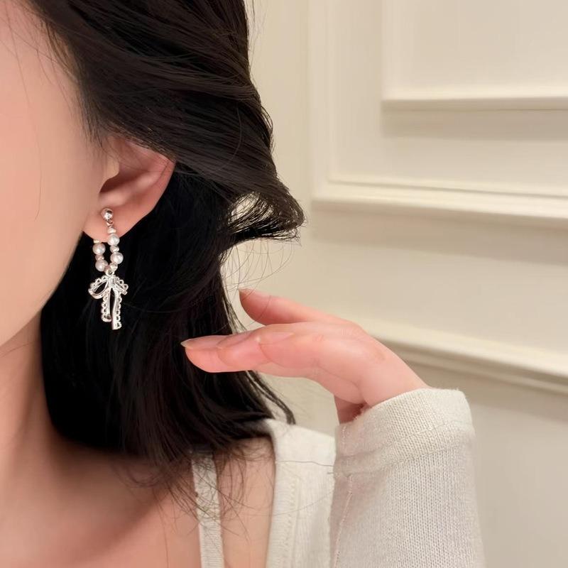 Silver needle bow pendant pearl stud earrings fashion temperament small fragrant style earrings elegant light luxury high sense earrings women