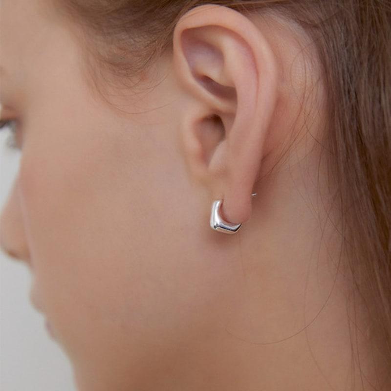 Primaute Half dia Earring