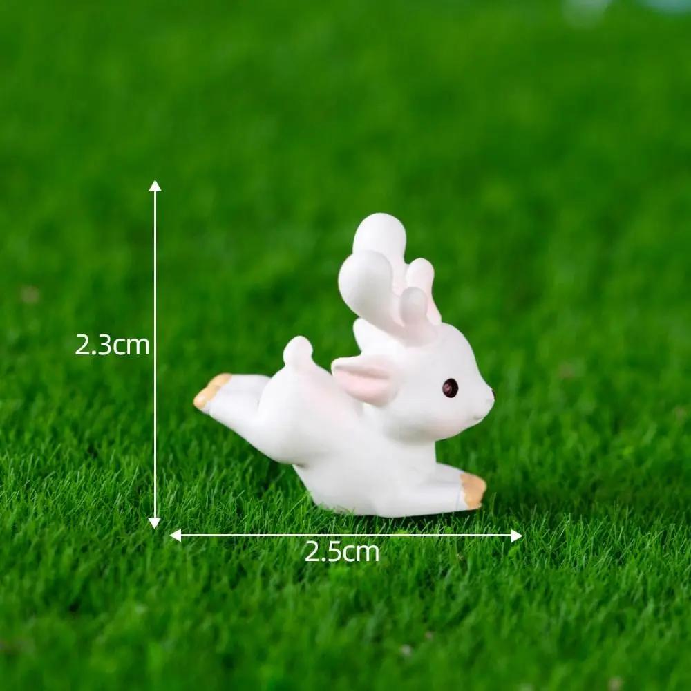 Cartoon Carrot Rabbit Figurines Realistic Resin Bunny Micro Landscape Ornaments Handmade Mini Mini Carrot Decoration Outdoor