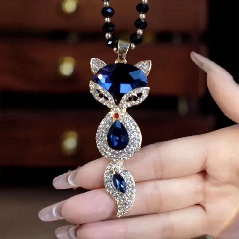 Elegant Women’s Crystal Flower Pendant Necklace - Versatile Autumn/Winter Sweater Chain Accessory