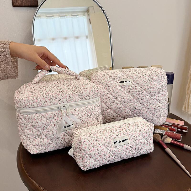 MDNG Floral Quilted Makeup Storage Bag