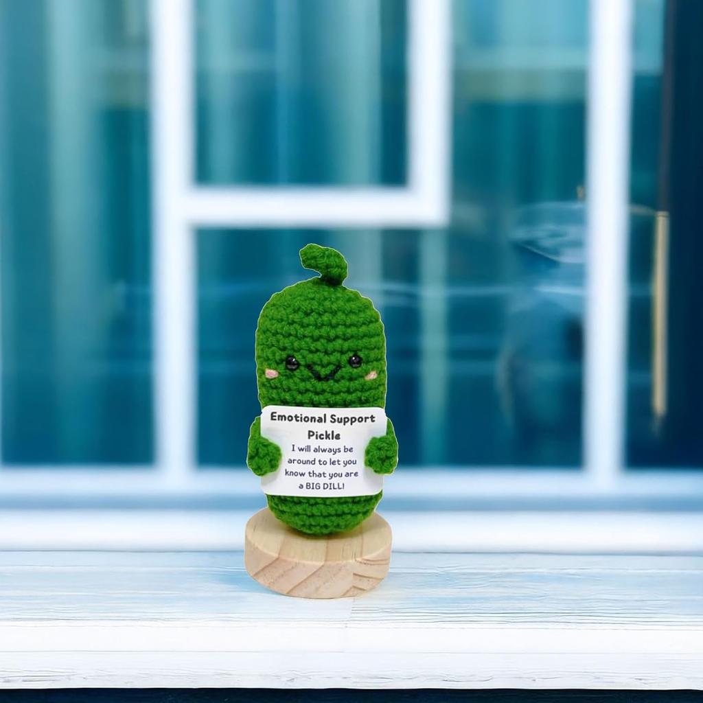 Emotional Support Pickle, Encouraged Crochet Pickle Cucumber Gift,Cheer Up Gifts for Friends or Family Festival Decoration Encouragement