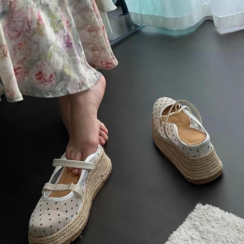 Comfortable mesh breathable single shoes women's summer new temperament casual slope heel cool slippers
