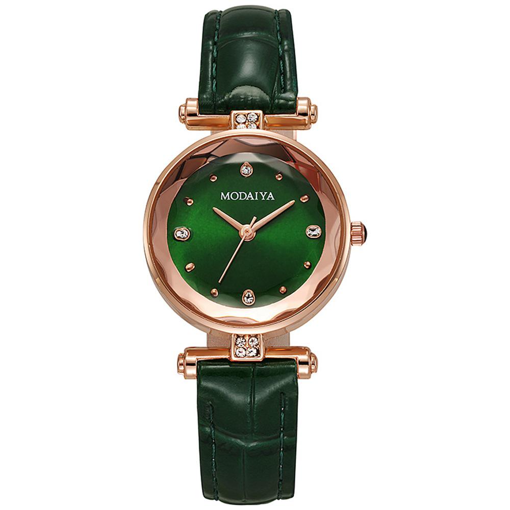 Trendy Women's Quartz Wristwatch with Thin Leather Strap - Elegant and Versatile New Style