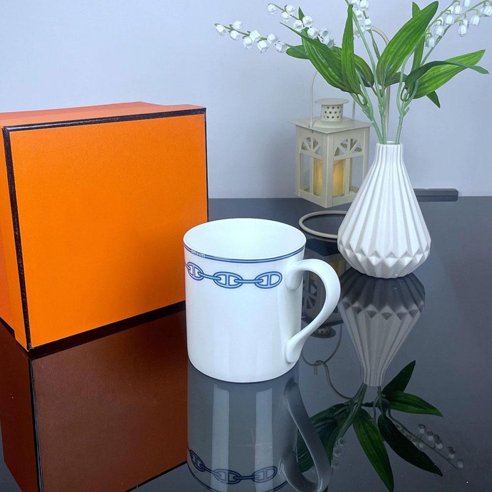 Europäischer Leichter Luxus Fortschrittliches Knochenporzellan Tasse Becher Becher Exquisite Nachmittagstee Hochwertige Tasse Wasserbecher Kaffeetasse Weihnachtsgeschenke