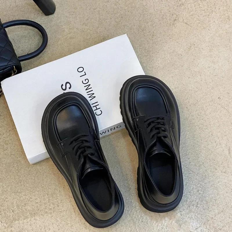 

Модные белые женские балетки в стиле преппи на шнуровке, толстая подошва, круглый носок, японская система обуви, удобный резиновый верх, летняя обувь 40 чёрный