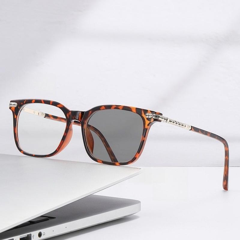 Casual Square-Frame Photochromic Myopia Glasses Comfortable and Durable Anti-Blue Light Eyewear Minus Diopter 0 To -4.0
