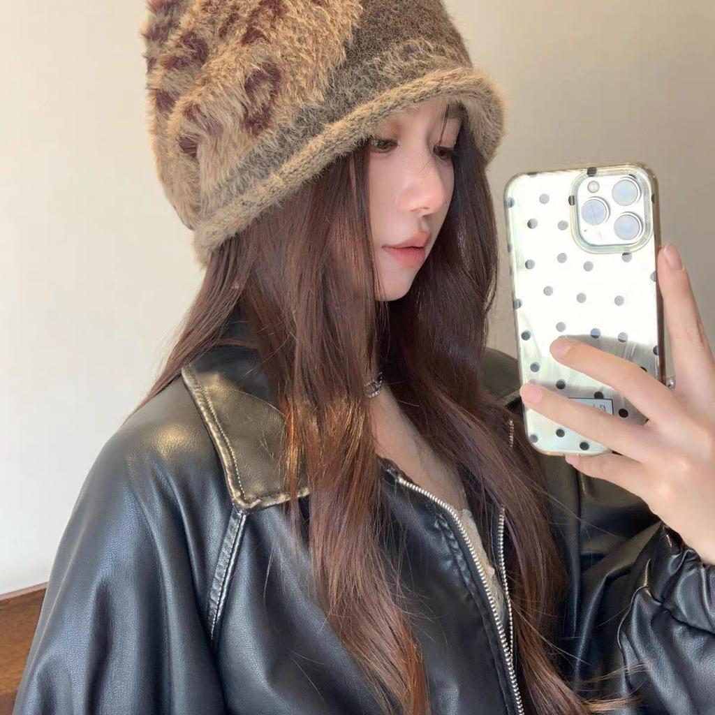 Vintage Maillard Coffee Knitted Plush Hat Women's Winter Warm and Cold Ear Protection Cold Hat Big Head Circumference Stacking Hat