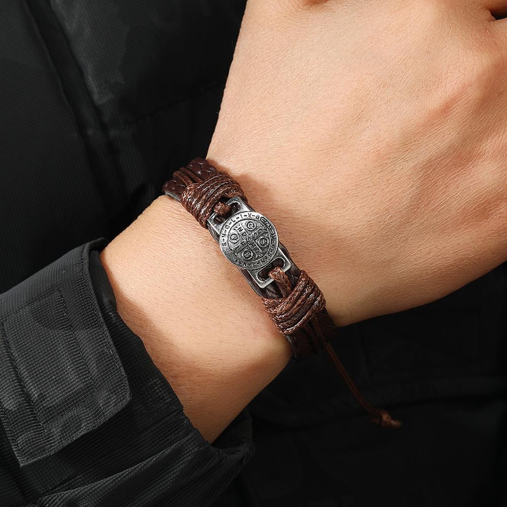Vintage Men'S Hand-Woven Leather Bracelet, Simple And Nostalgic Style, With Adjustable Drawstring Accessory.