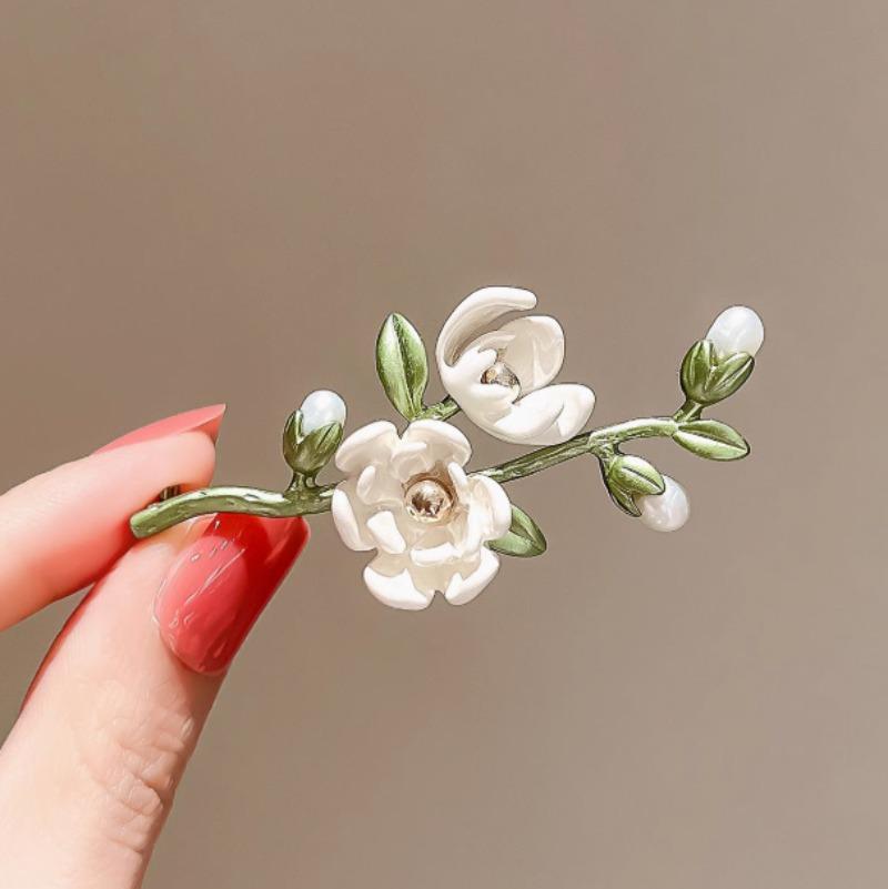 Vintage Art Magnolia Brooch Korean Ins Style Pin Exquisite and Elegant Jewelry Accessories Party Birthday Daily Decoration Gift