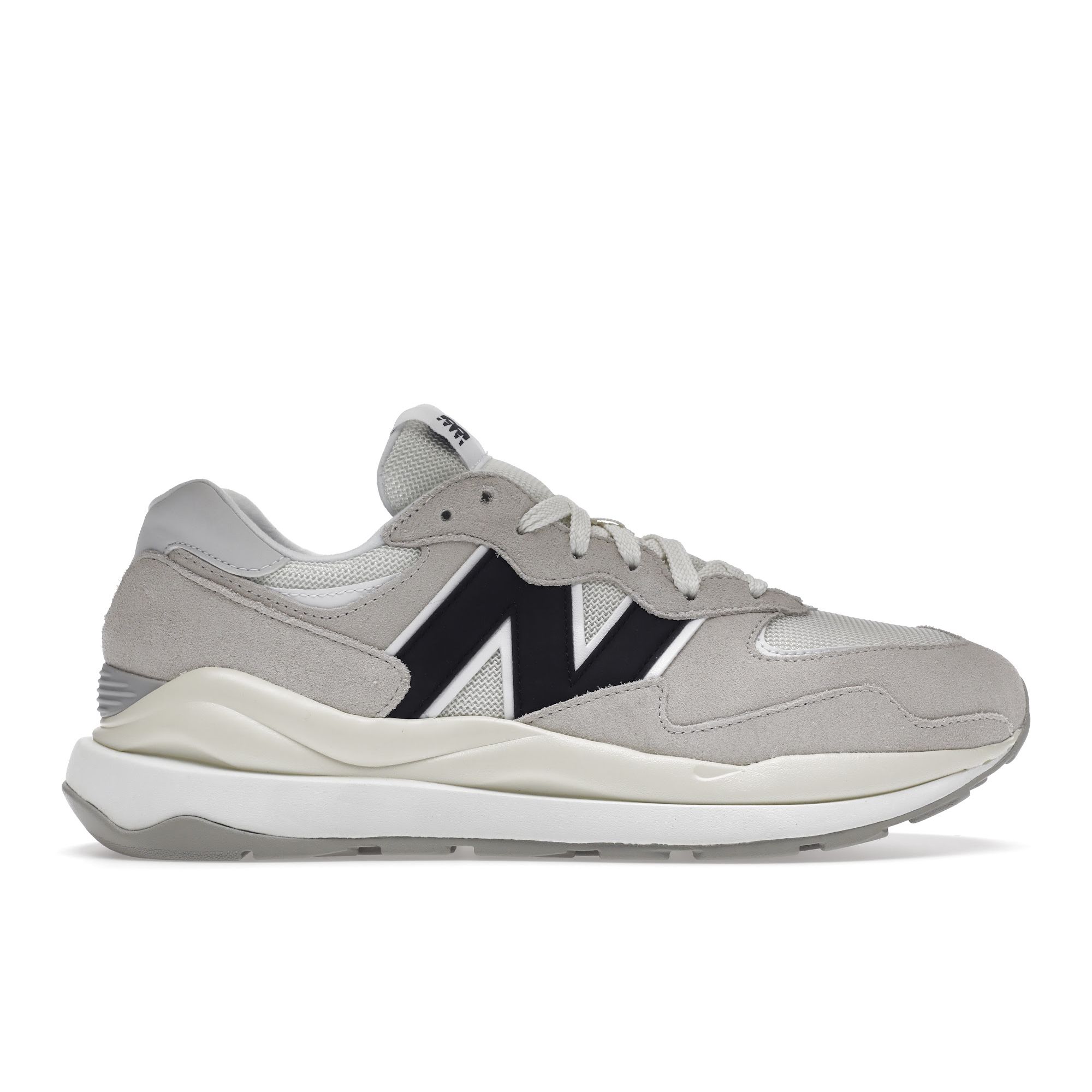 

Кроссовки унисекс New Balance 57/40 Sea Salt Кремово-черные M5740CBC 39.5