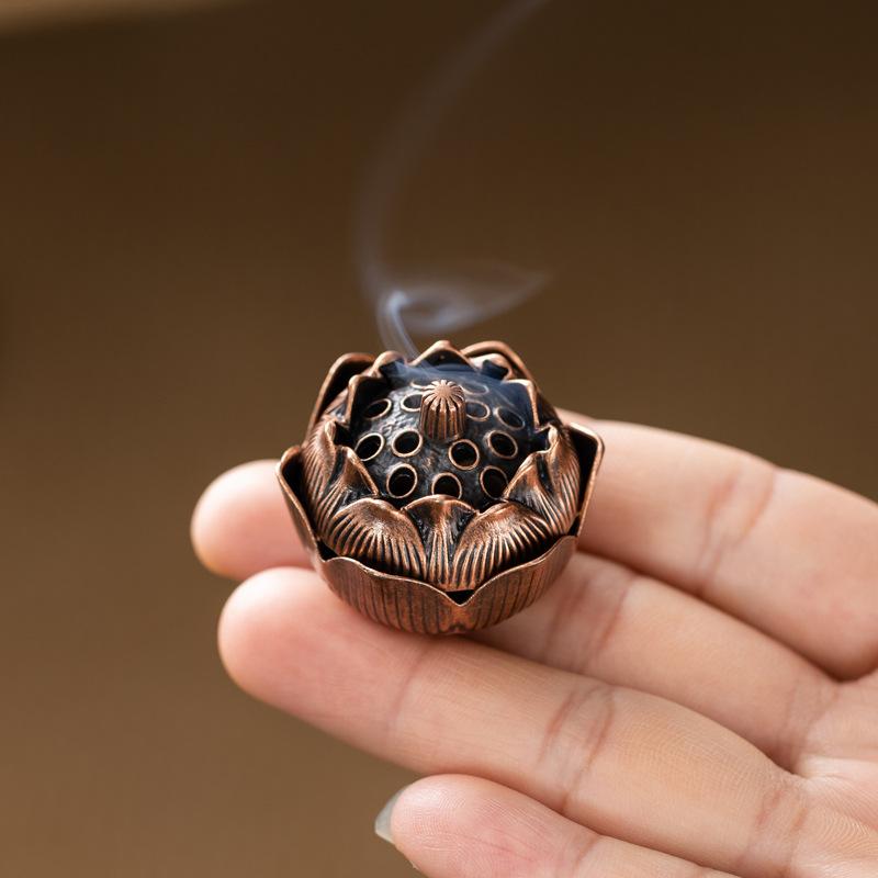 

1 шт. Ретро Креативная Металлическая Лошадь Благоприятный Аромакурильница Квадратная Вертикальная Для Помещения Ароматерапия Домашние Настольные Аксессуары