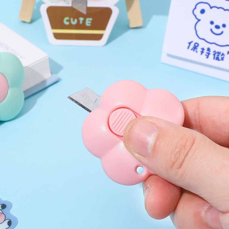 

Chic INS-Style Mini Flower Art Knife for Easy Package Opening Purple Flower Art Knife - Bulk