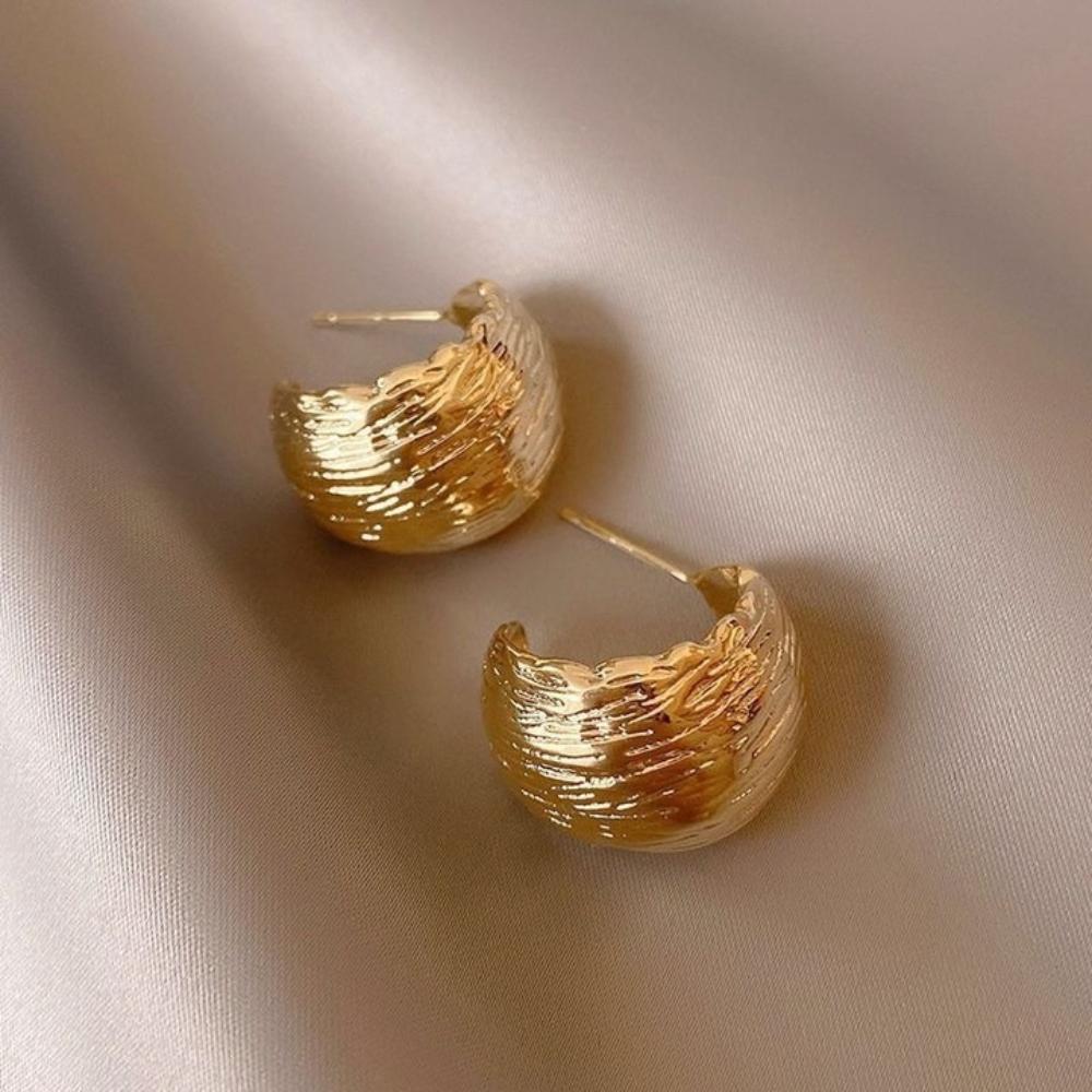 Retro Metal Earrings for Women In Europe and America, Exaggerated Geometric Earrings, Niche Design, Light Luxury, High-end, Temperament Earrings