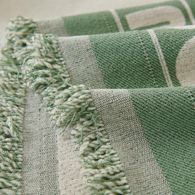 Нескользящее Г-образное полотенце для дивана с градиентными буквами — фото 6