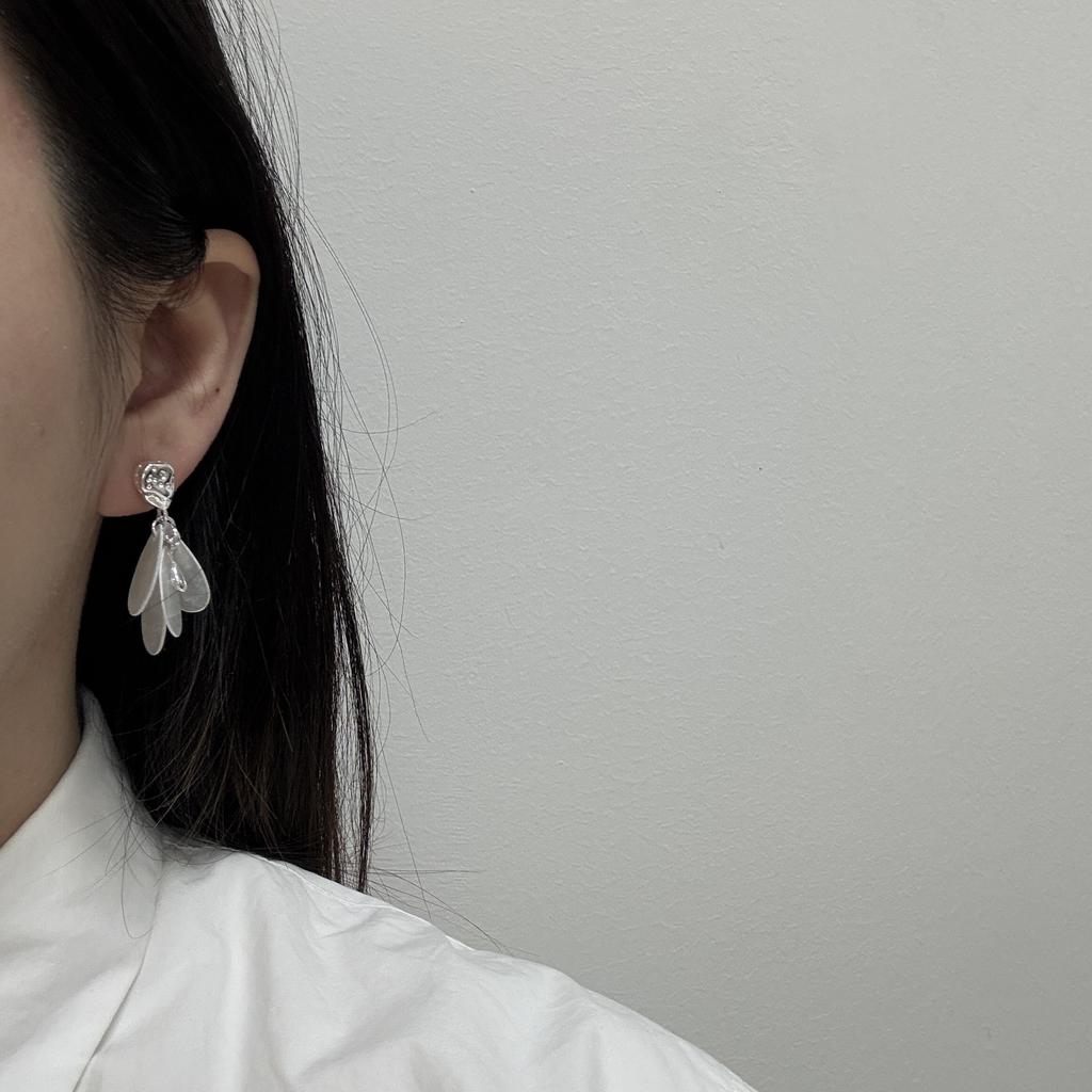 White Petal Earrings, French Style Super Fairy Socialite, Sweet and Elegant, Fake Forest Style Leaves, Fresh Earrings