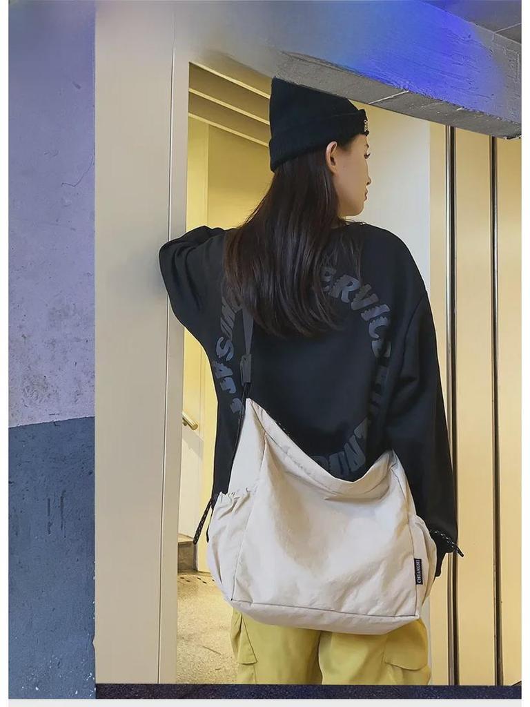 High-Capacity Retro Nylon Shoulder Bag - Unisex Fashionable and Versatile Handbag