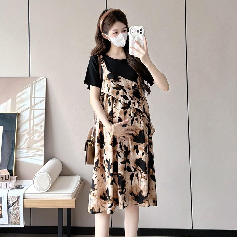 Spring 2026 Plus Size Maternity Dress: Two-Piece Look