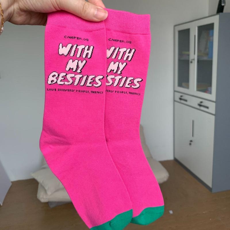 Mittelwaden-Socken für Damen, Trendige JK-Mädchen, Niedliche kleine Hasenmuster, Cartoon-Paar