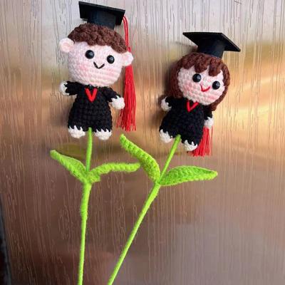 Abschluss-Saison Kreativer Doktorhut Gehäkelte Cartoon-Puppe Foto-Requisiten Handgemachtes DIY-Geschenk