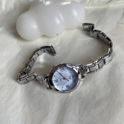 Exquisite Women Watch Small Round Dial Quartz Wristwatch Golden Wrist Watch  Business Occasion