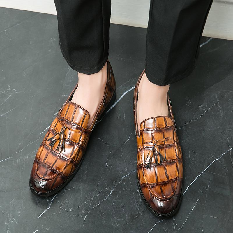 Penny Loafers Men Casual Shoes outdoor Slip On Leather Dress Shoes Brogue Carving tassel Loafers Driving Shoes men moccasins