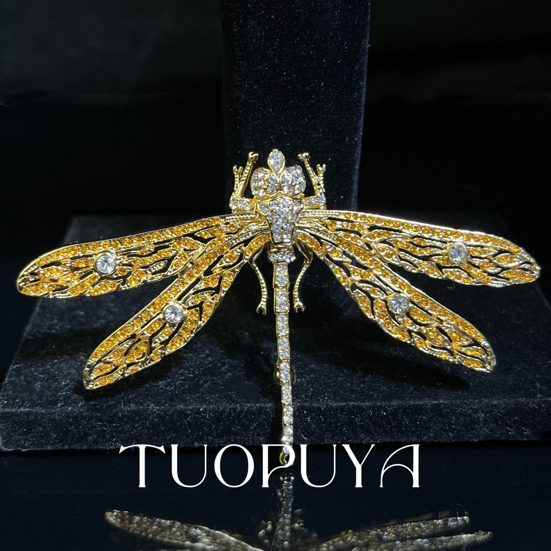 Elegant Dragonfly Brooch with Diamond Inlay - Chic Corsage Accessory