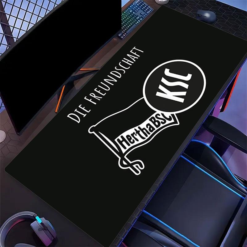 Hertha BSC Mauspade, Große Gaming-Schreibtischmatte, Rutschfestes XXL-Mauspad für Laptop & Tablet, Mini-PC-Spielmatte mit genähten Kanten