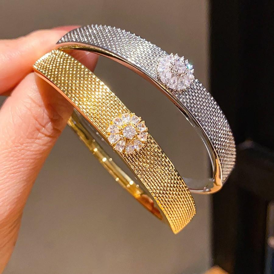 Elegant Flower Jewelry Bracelet With 18k Gold Plating For Womens Fashion Gift