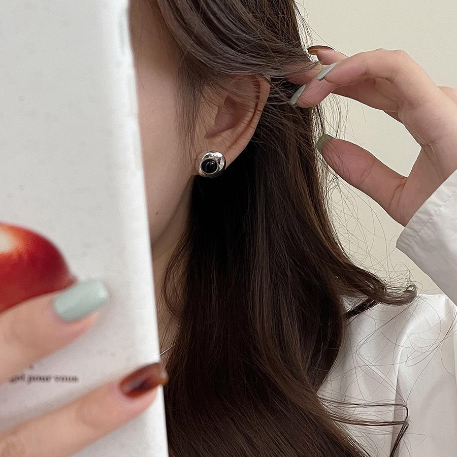 Natural Black & White Agate Oval Stud Earrings, S925 Sterling Silver, Geometric & Elegant Design for Women 925 Silver серебряный