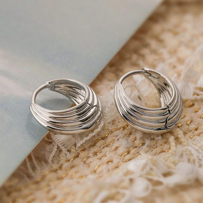 Niche Style Thread Metal Texture Cold Wind Daily Ear Clip