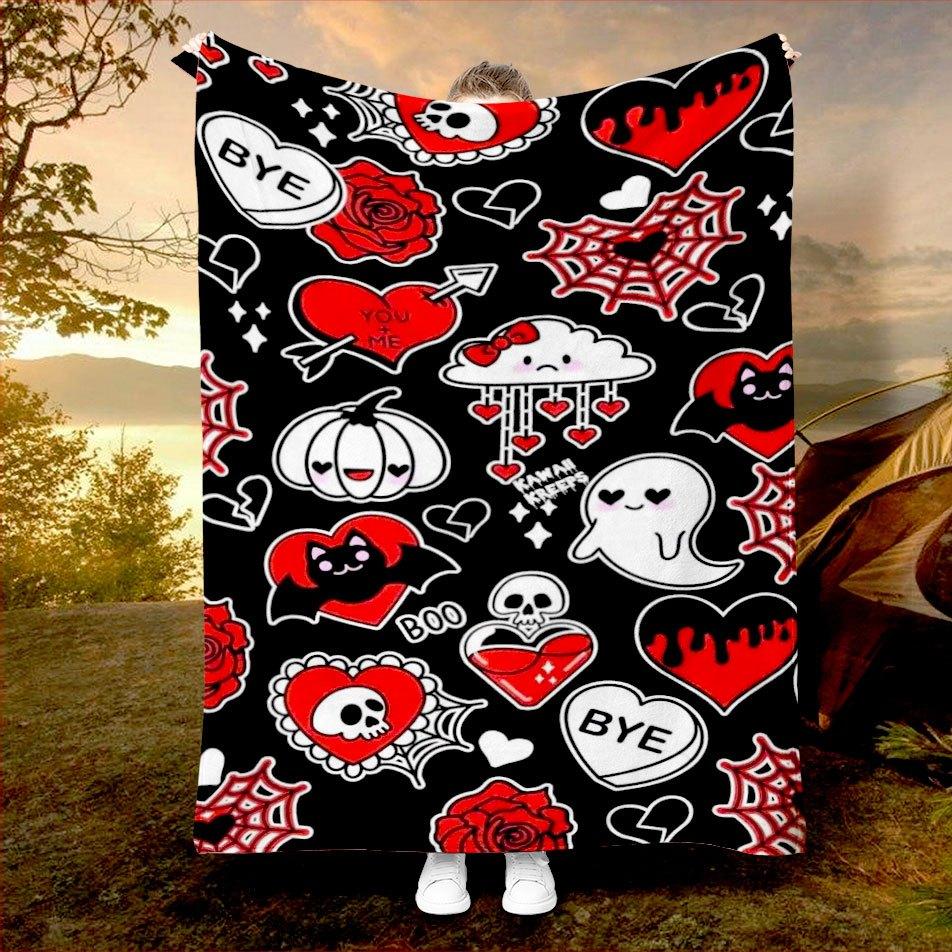 Kawaii Halloween Blanket Gothic Love Theme Heart Spiderweb Design Soft Fleece Throw Home Decor Gift Idea Cute Spooky Cozy Warmth 70x100CM