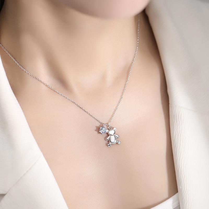 Bear pendant necklace female niche design Korean version collarbone chain sweater chain for girlfriend New Year's gift