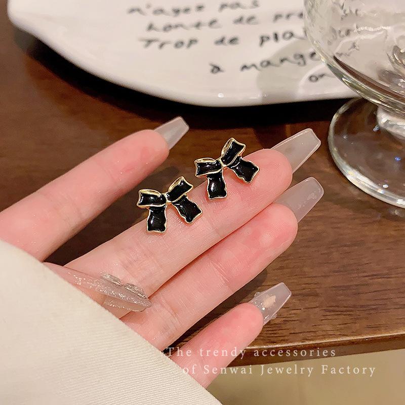 Silver needle French retro black bow stud earrings women's simple small versatile earrings high-end ear jewelry