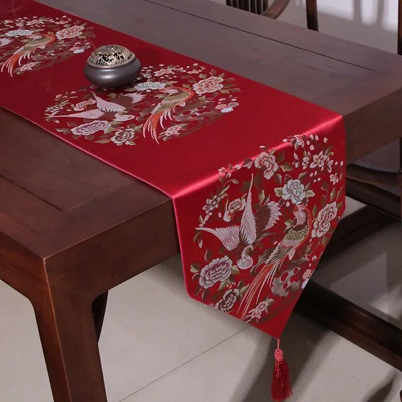 Classical New Chinese Style Birds and Flowers Table Runner Red Embroidery Table Flag Decoration for Wedding Party with Tassels