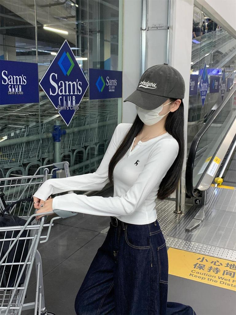 Elegant Korean Half-Open Collar Long-Sleeve Women's T-Shirt with Chic Embroidery Design for Autumn 2025