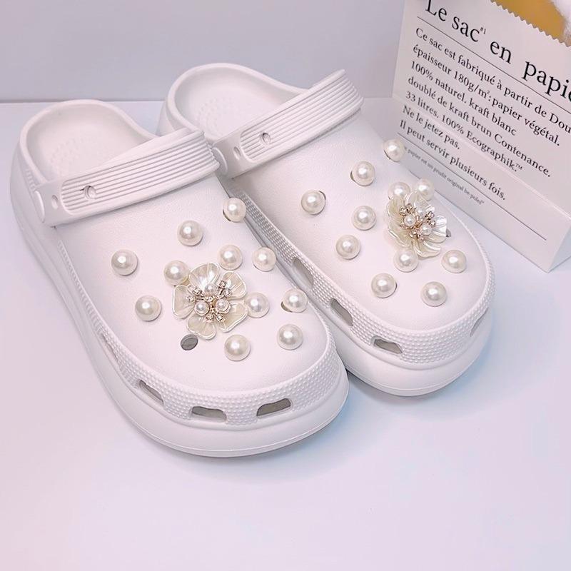 24 ks Módní ozdoby na boty pro dřeváky Sada Doplňky Dírková spona na boty Letní Perla Pětiokvětá květina DIY 3D Dekorace na boty